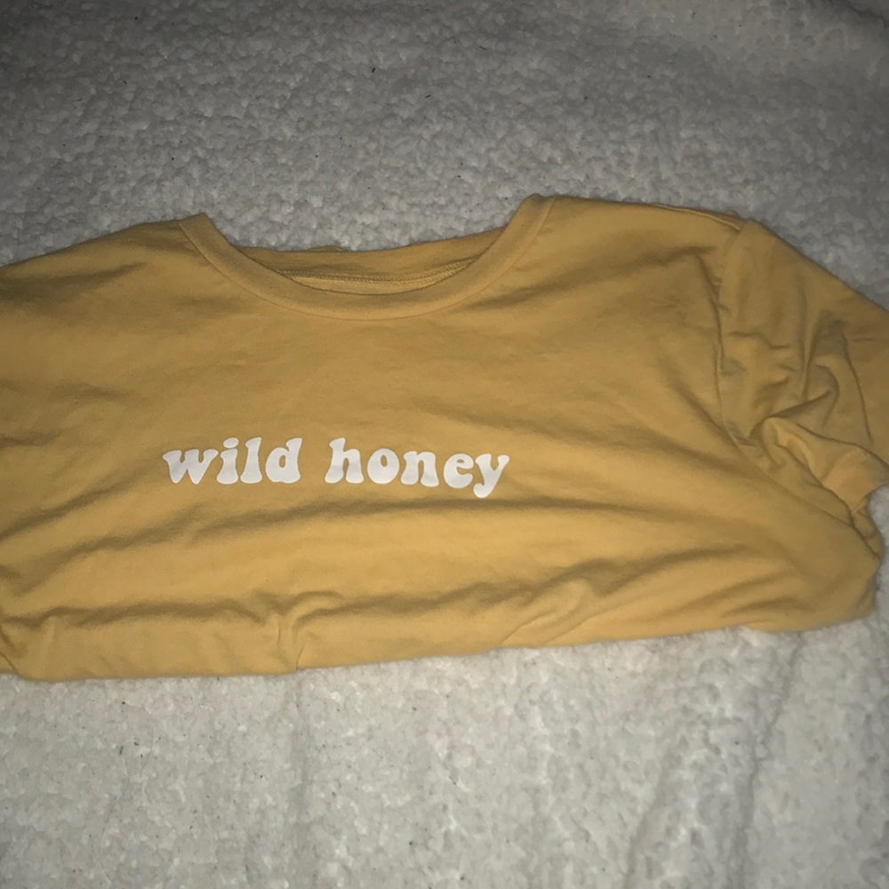 mustard yellow tee